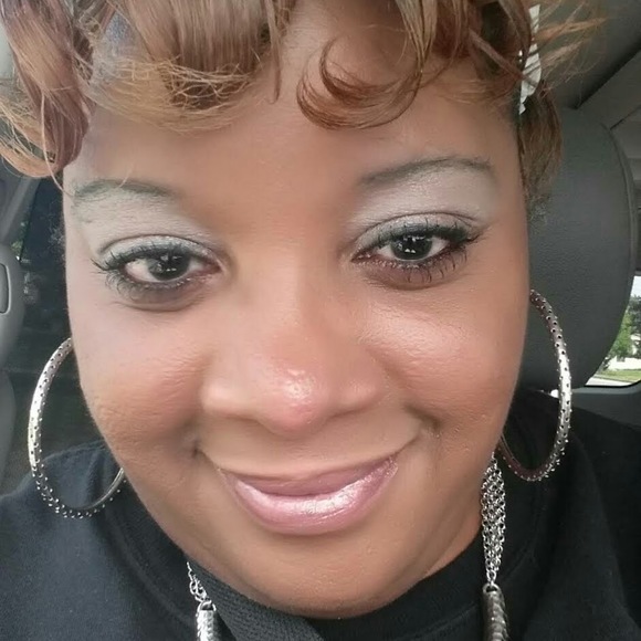 Meet your Posher, Cee cee - Picture 1 of 1